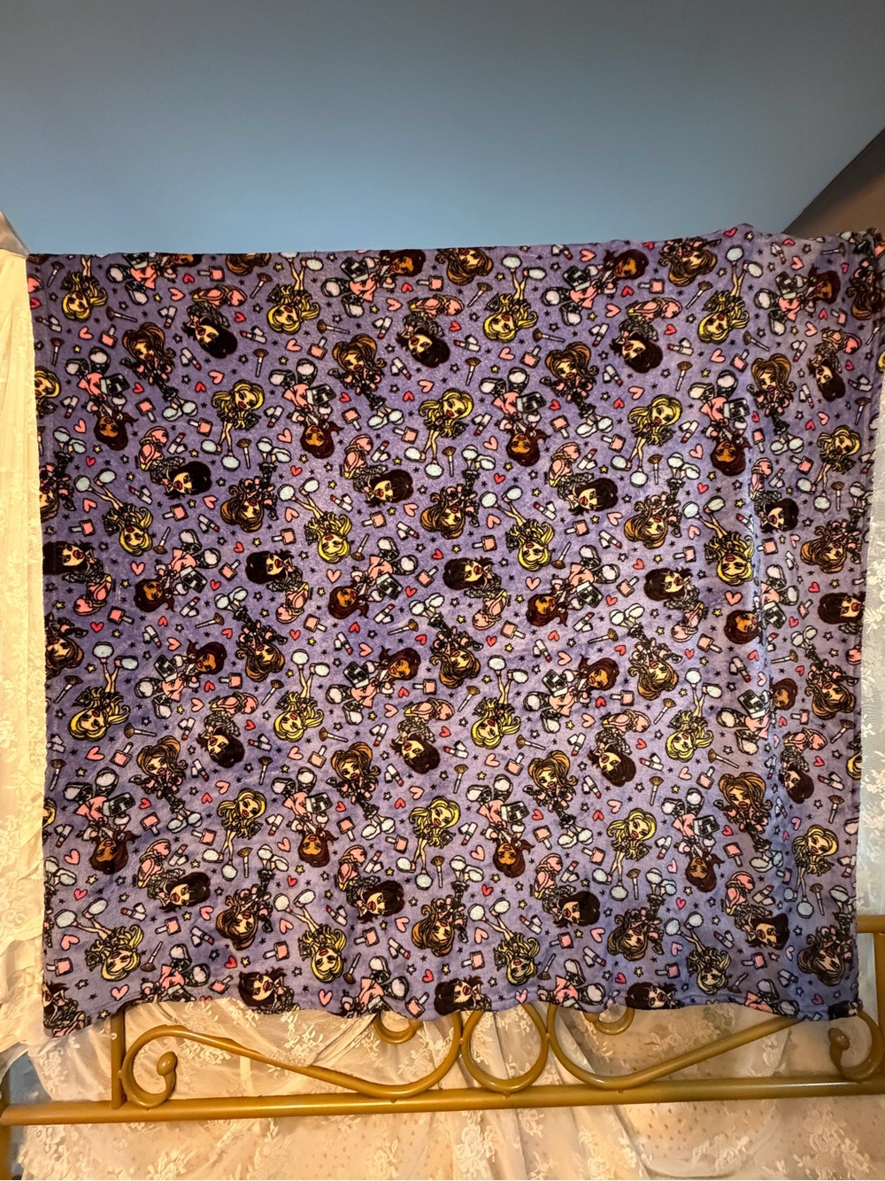 BRATZ Plush Throw Blanket
